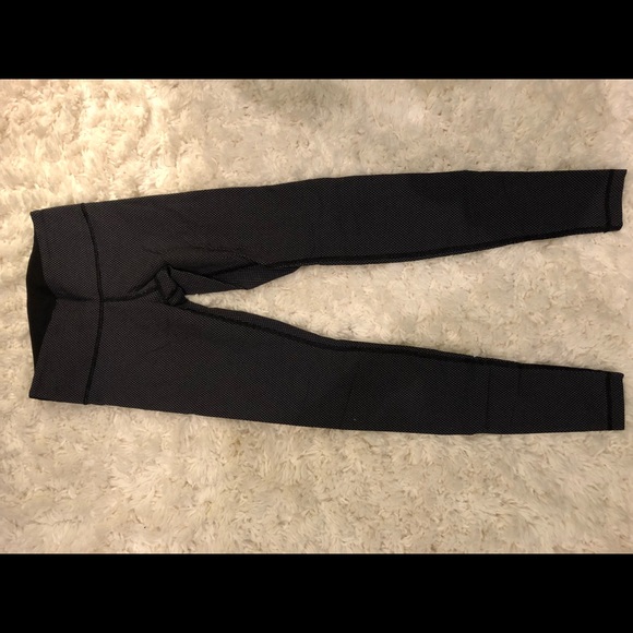 lululemon wunder under! - Picture 3 of 4